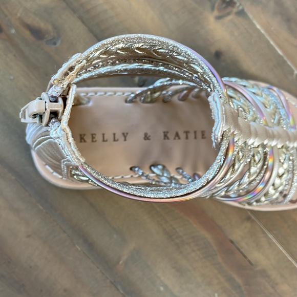 Kelly & Katie “Lil Maddy” Rose Gold Sandals 8T - Picture 4 of 10